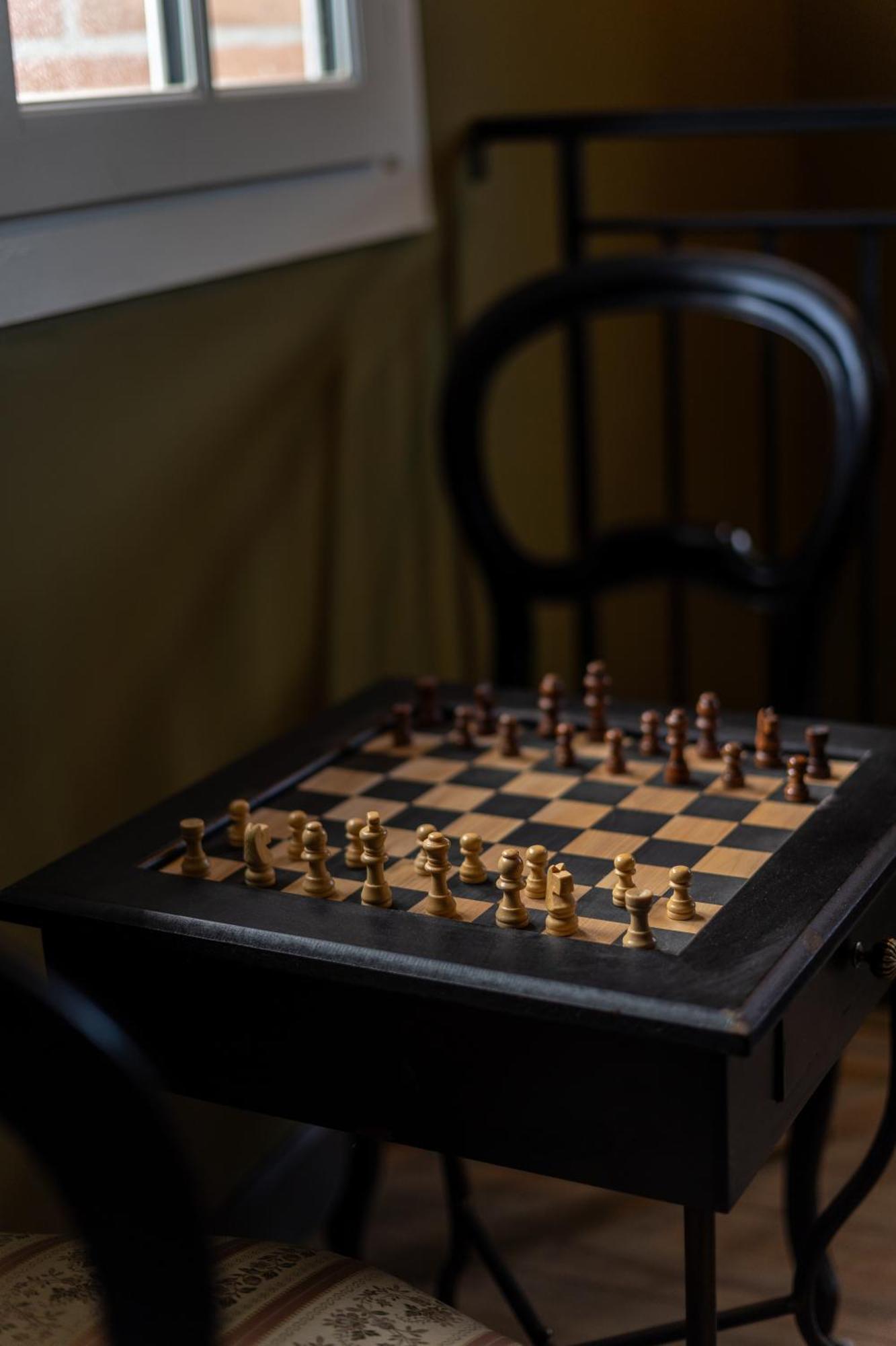 Castel Bois Marie, Maison D'Hotes Montauban Dış mekan fotoğraf A chess set