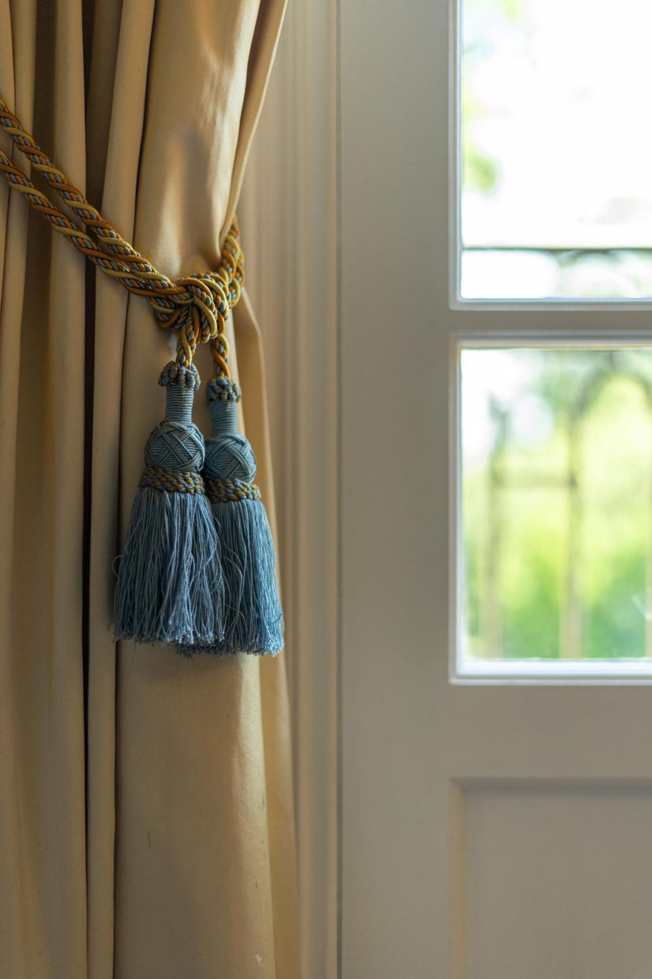 Castel Bois Marie, Maison D'Hotes Montauban Dış mekan fotoğraf A curtain tieback