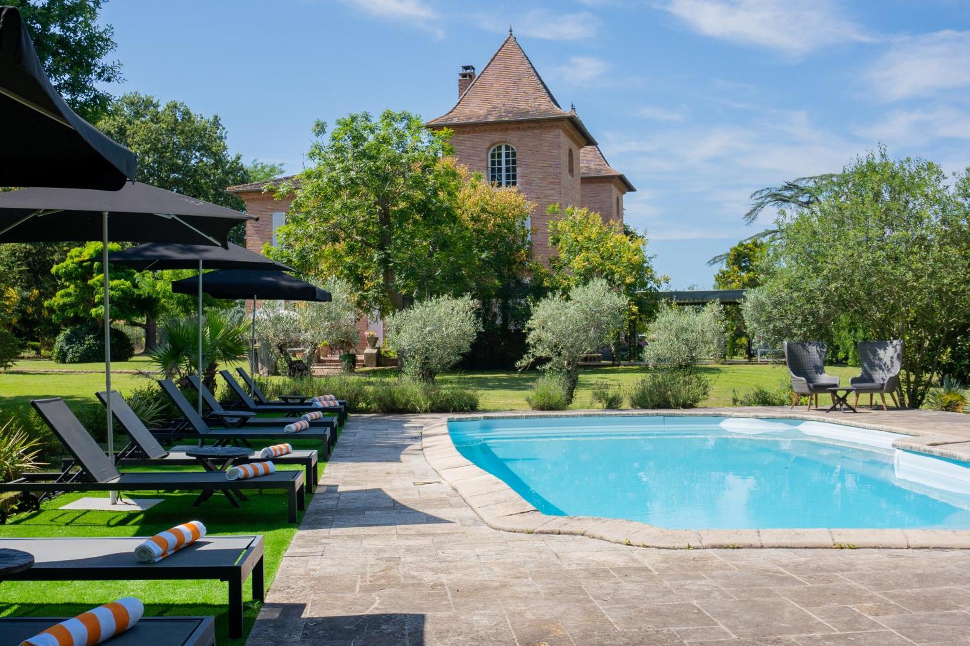 Castel Bois Marie, Maison D'Hotes Montauban Dış mekan fotoğraf The swimming pool at Château de Chaumont