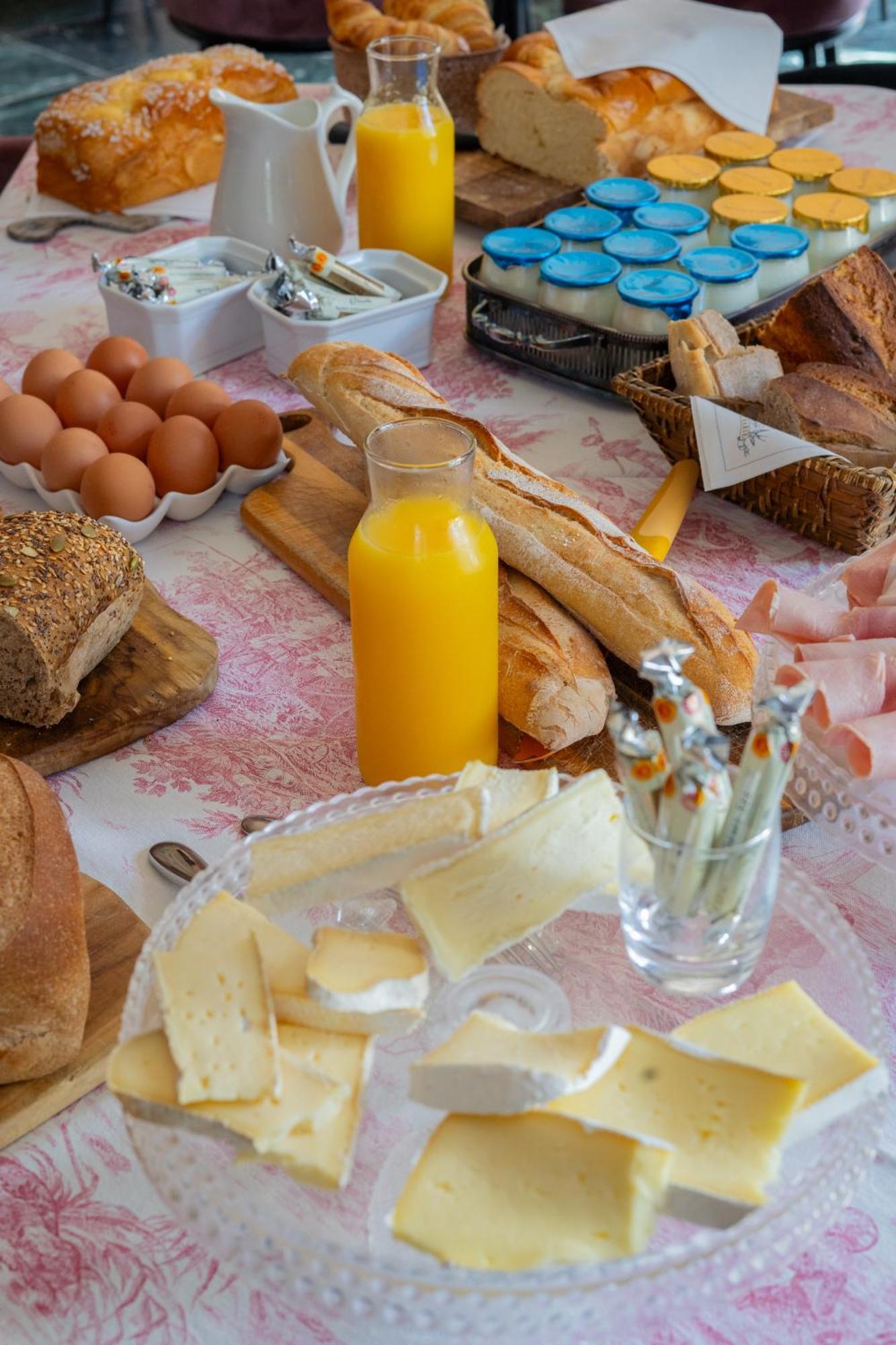 Castel Bois Marie, Maison D'Hotes Montauban Dış mekan fotoğraf A bottle of orange juice