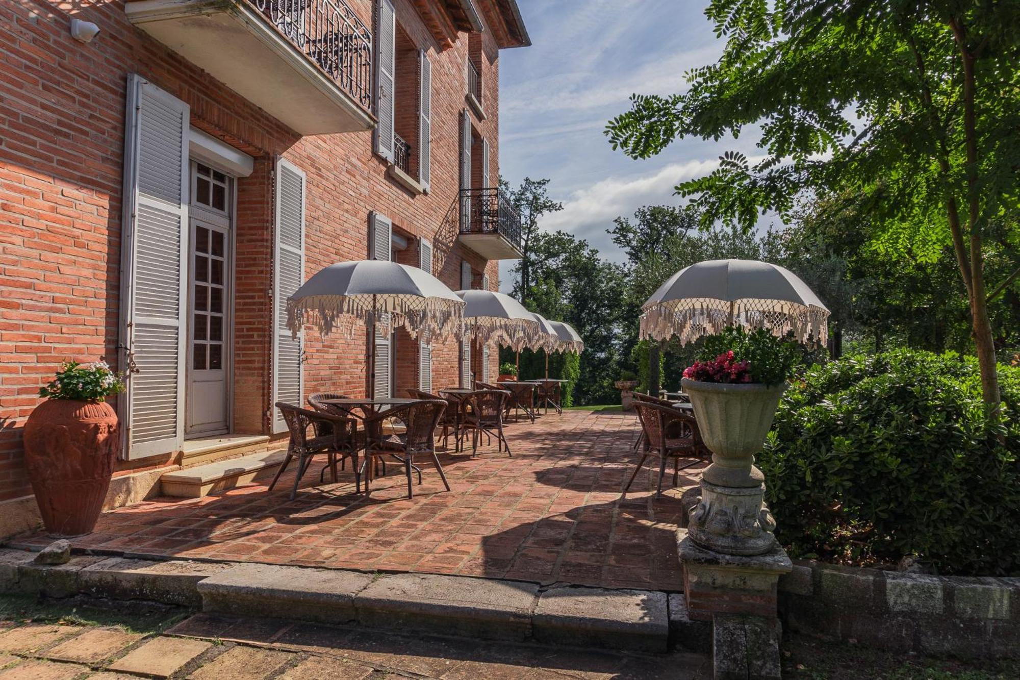 Castel Bois Marie, Maison D'Hotes Montauban Dış mekan fotoğraf The terrace of the restaurant