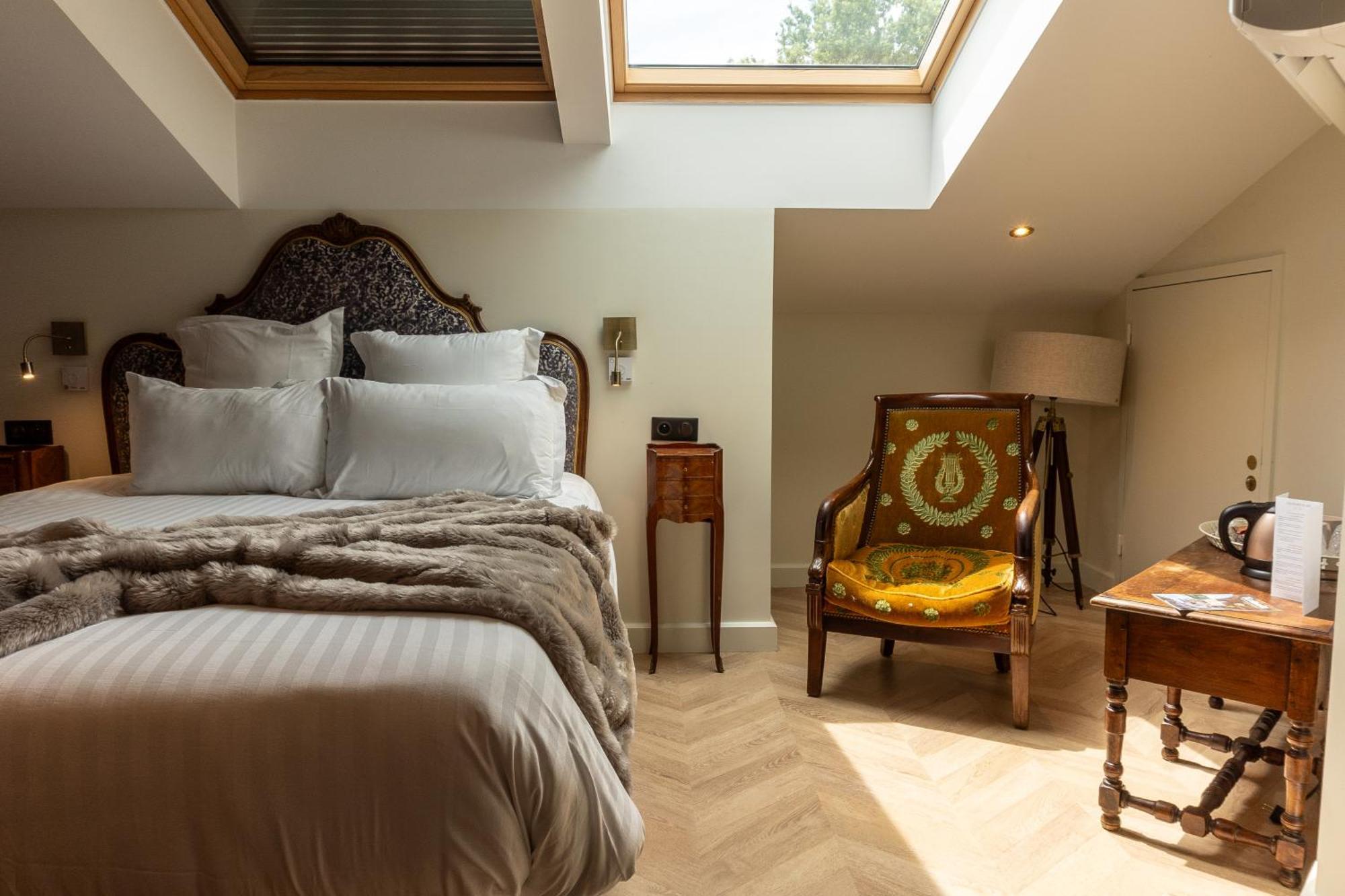 Castel Bois Marie, Maison D'Hotes Montauban Dış mekan fotoğraf A bedroom at The Old Bank Hotel