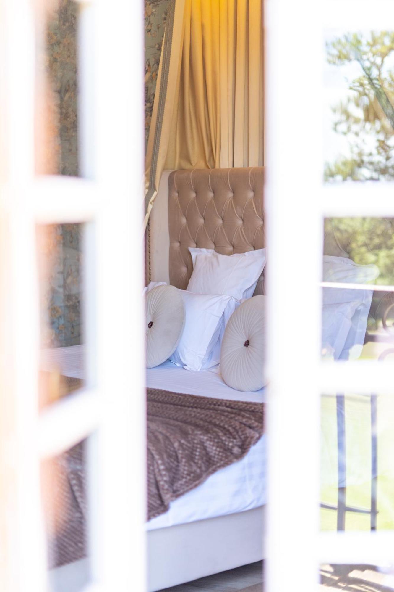 Castel Bois Marie, Maison D'Hotes Montauban Dış mekan fotoğraf A bed